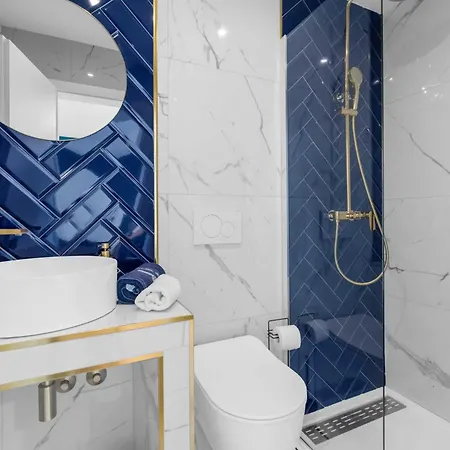 Deluxe With Pool, Sauna, Jacuzzi & Playground
