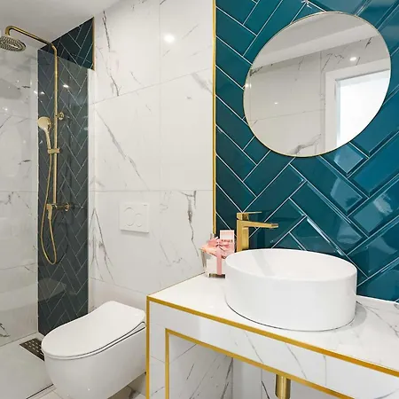 Deluxe With Pool, Sauna, Jacuzzi & Playground Villa *