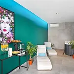 Deluxe With Pool, Sauna, Jacuzzi & Playground 보드냔