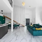 빌라 Deluxe With Pool, Sauna, Jacuzzi & Playground *