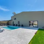 Deluxe With Pool, Sauna, Jacuzzi & Playground